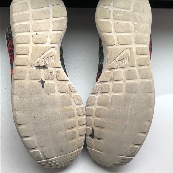 Used Nike sneakers - Picture 2 of 4